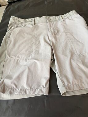 adidas Men's Light Gray Hybrid Shorts